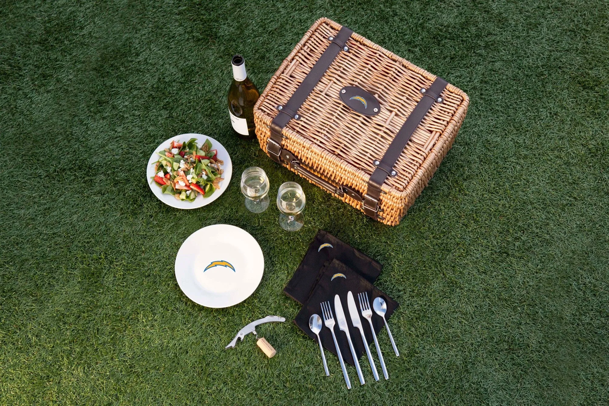 Los Angeles Chargers - Champion Picnic Basket